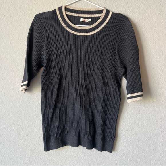 Faherty Grey Sweater with Cream Trim